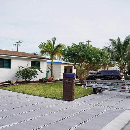 House In Dania Beach Exterior photo